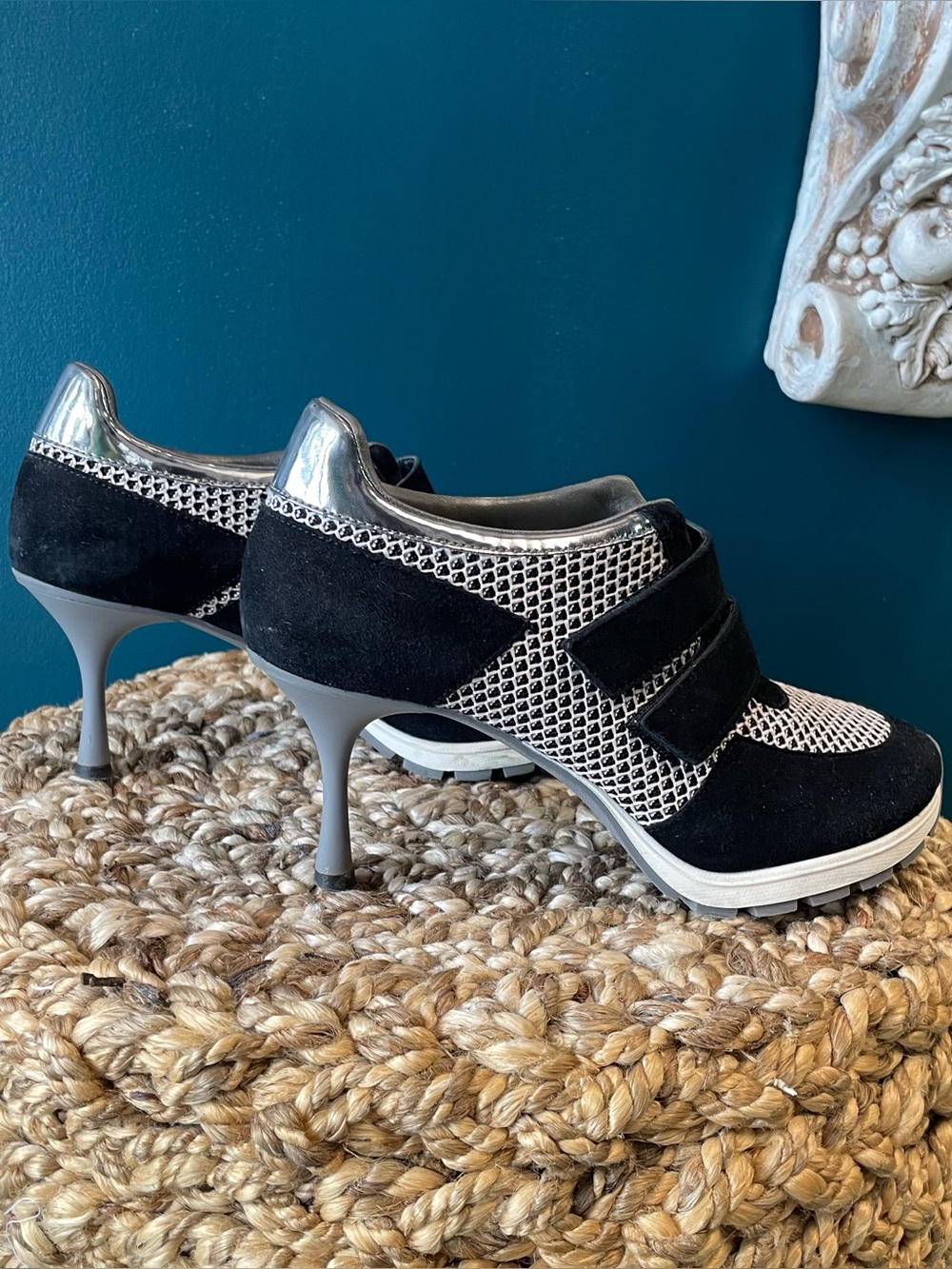 Sneex "The Blake" Hybrid Stiletto Sneaker Heels Velcro Strap - Picture 2 of 7